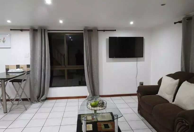 ペンション Three Spruce