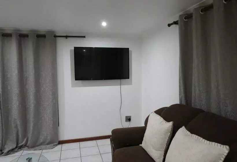 ペンション Three Spruce