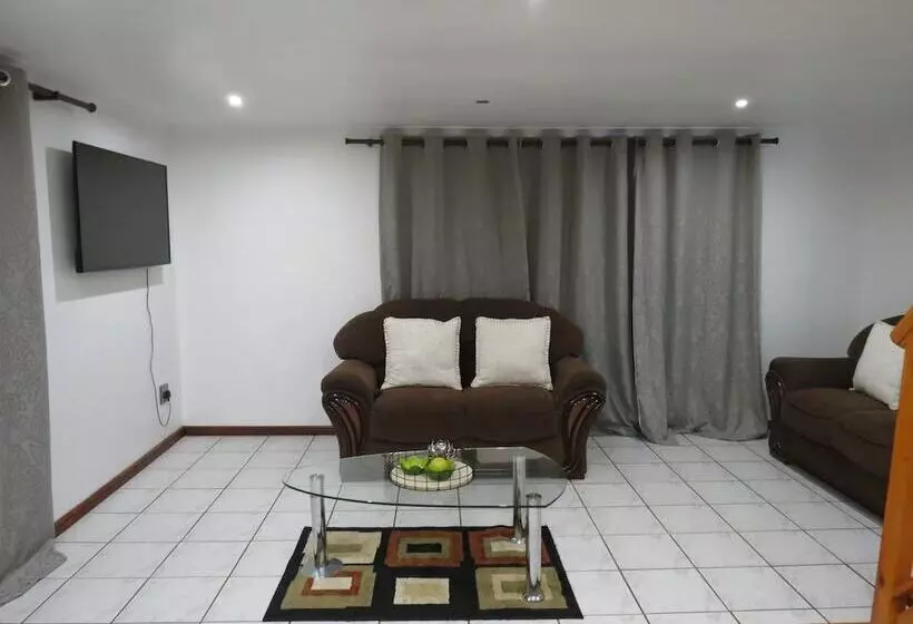 ペンション Three Spruce