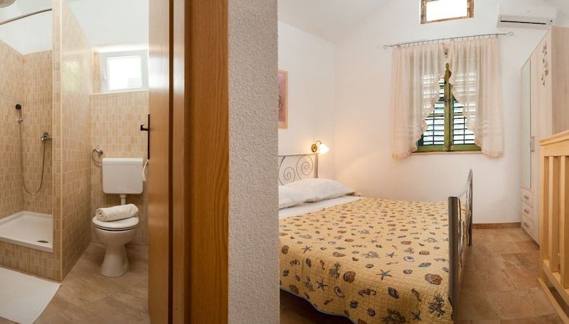 Beach Resort Apartments Podspiline