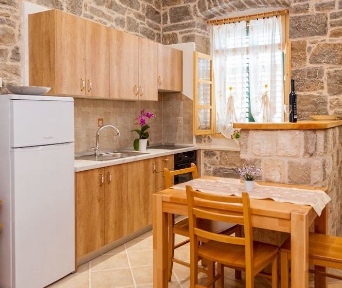 Beach Resort Apartments Podspiline