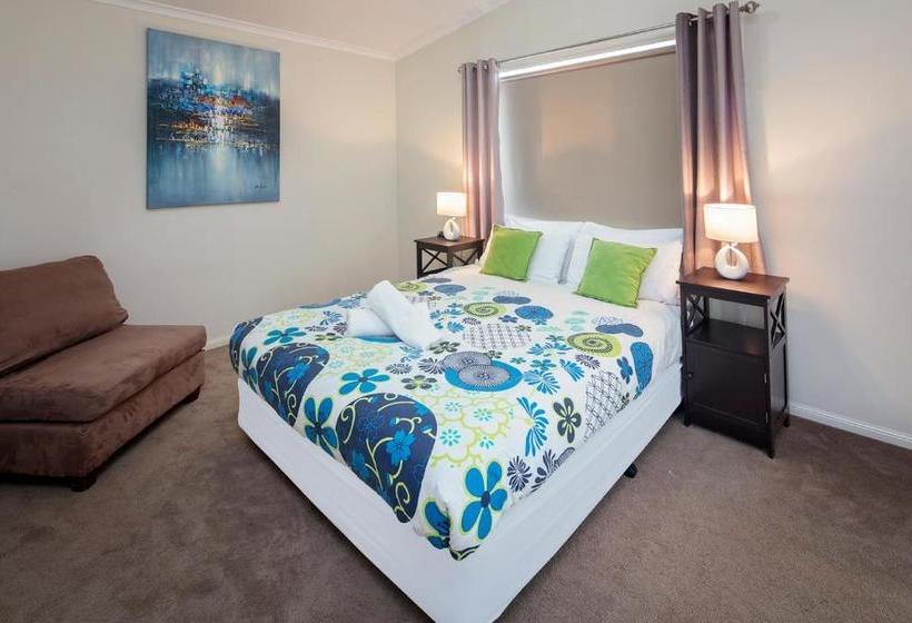 Eclipse 5 Spacious Townhouse