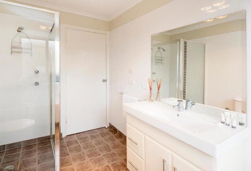 Eclipse 5 Spacious Townhouse