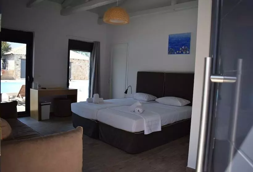 پانسیون Almyra Holiday Village