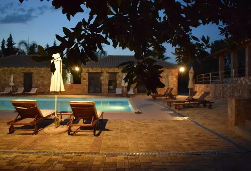 پانسیون Almyra Holiday Village