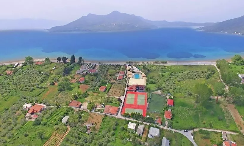 پانسیون Almyra Holiday Village