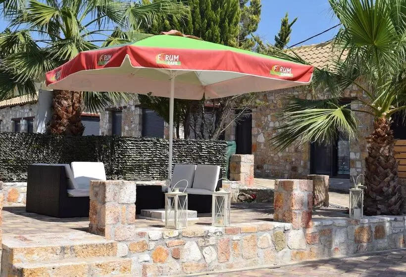 پانسیون Almyra Holiday Village