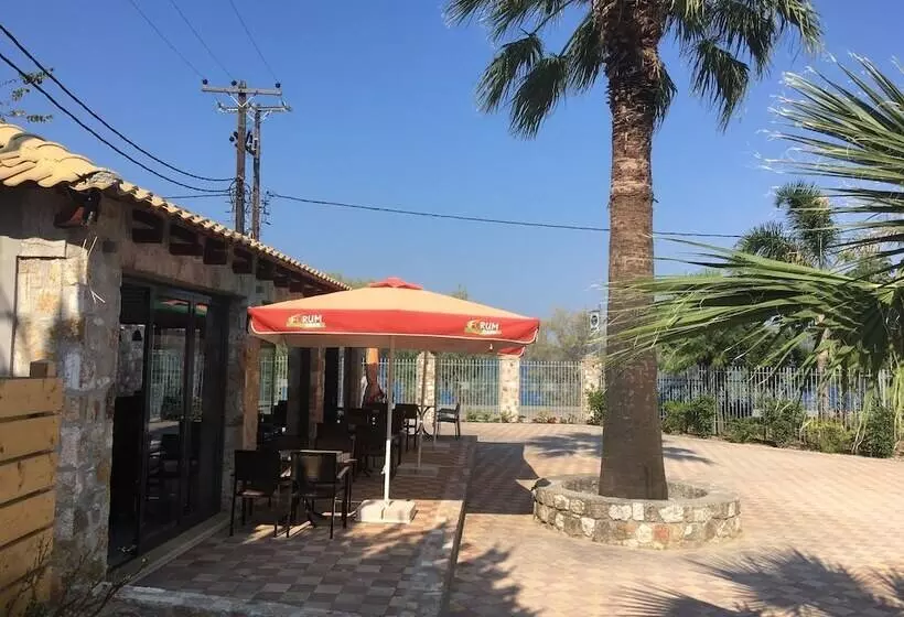 پانسیون Almyra Holiday Village