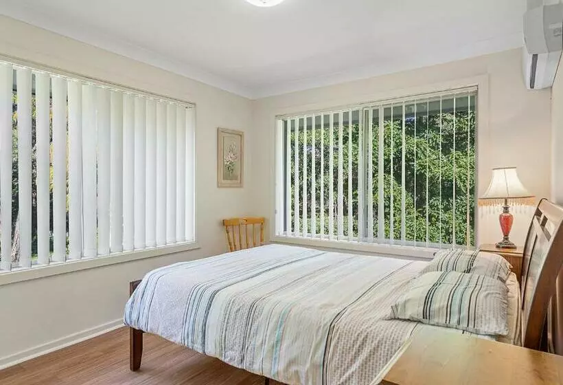 Bay Serene 15 Mistral Close