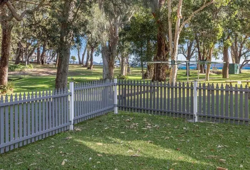 Bay Serene 15 Mistral Close