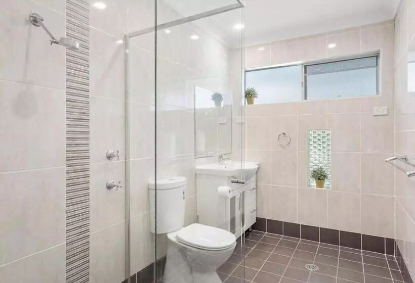 Bay Serene 15 Mistral Close