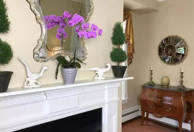 Fox & Hound Bed & Breakfast New Hope