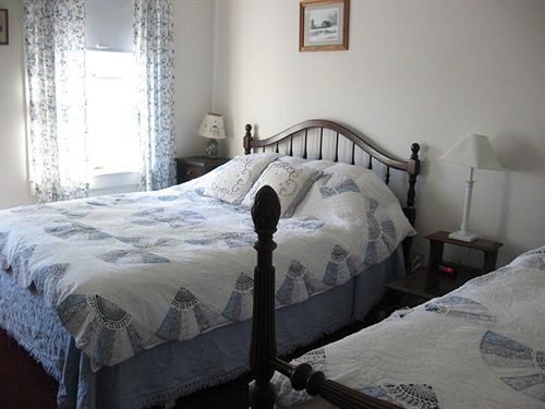 Отель Frog's Leap Inn