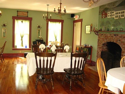 Отель Frog's Leap Inn