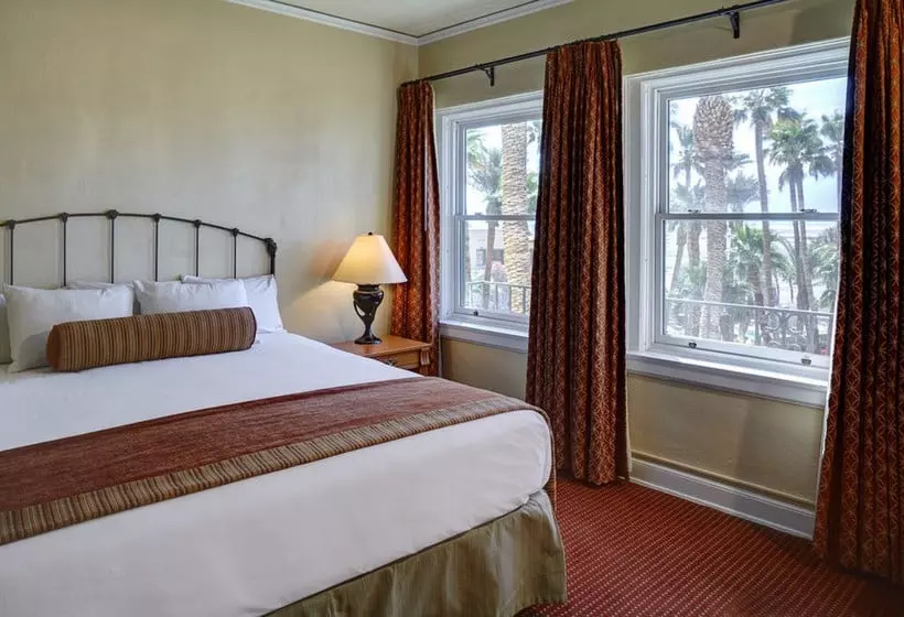 هتل The Oasis at Death Valley