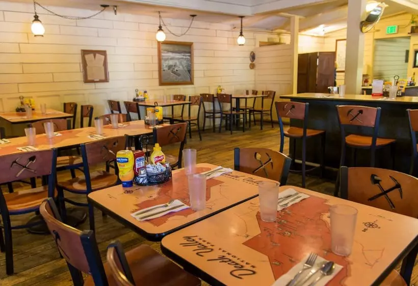 هتل The Oasis at Death Valley