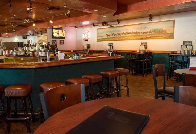 هتل The Oasis at Death Valley