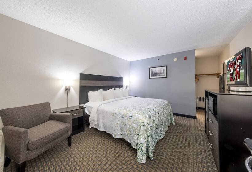 فندق Hometown Inn By Red Roof East Syracuse