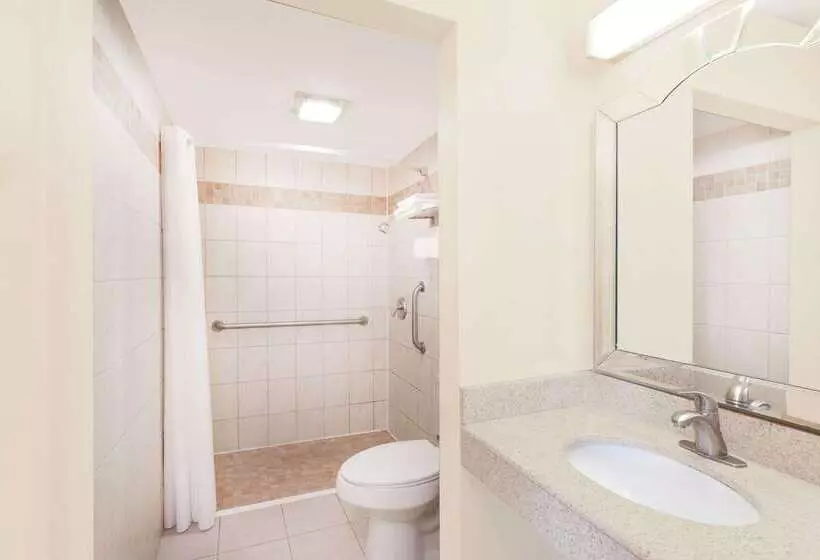 فندق Travelodge By Wyndham Barstow