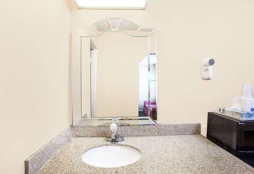 ホテル Travelodge By Wyndham Barstow