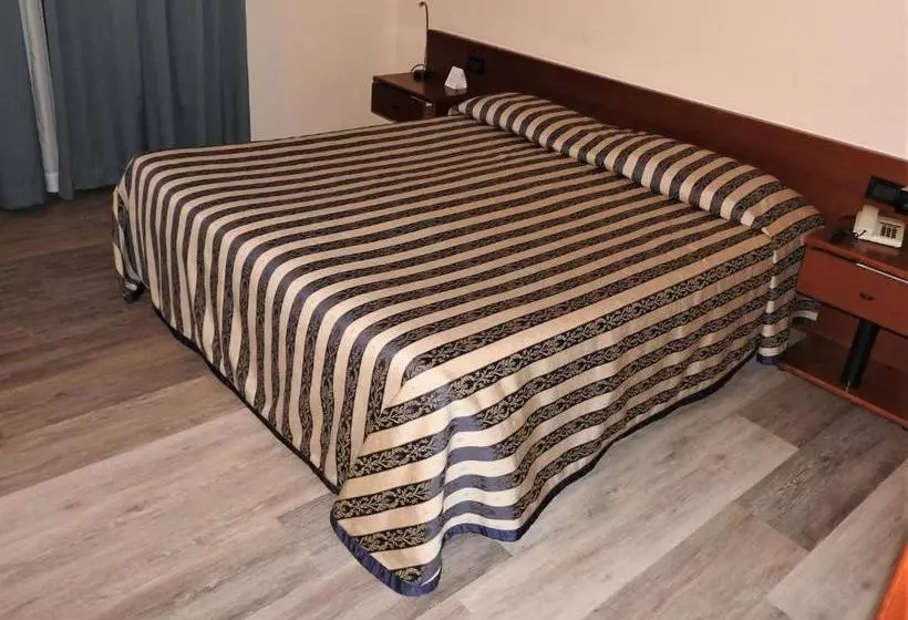 簡易ホテル Albergo Centrale