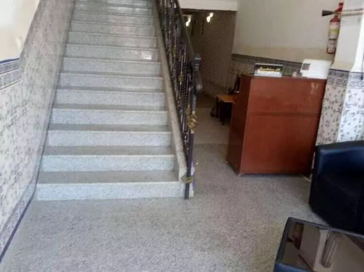 هتل Nazel El Yassamine