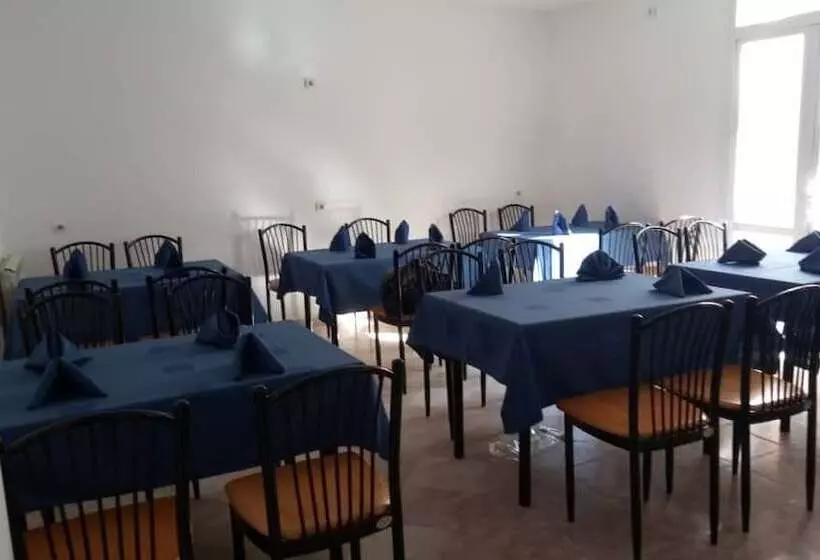 هتل Nazel El Yassamine