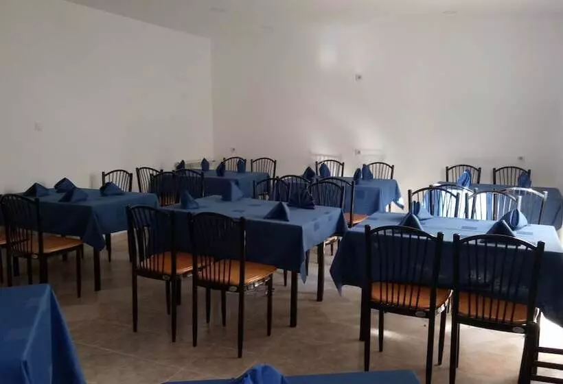 هتل Nazel El Yassamine