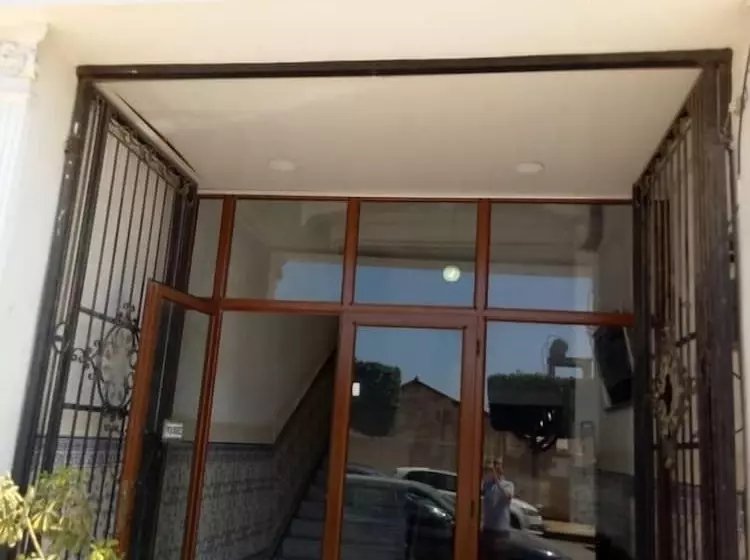 هتل Nazel El Yassamine