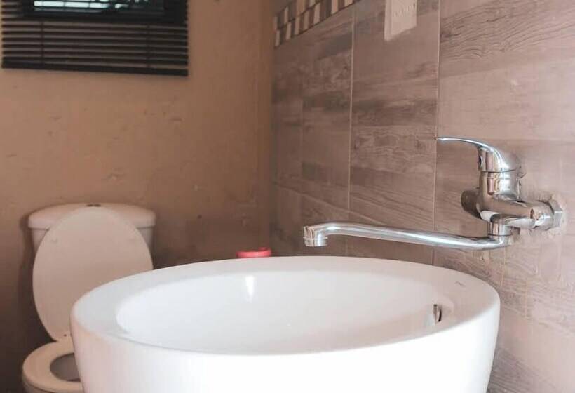 פנסיון The Rand Lodge