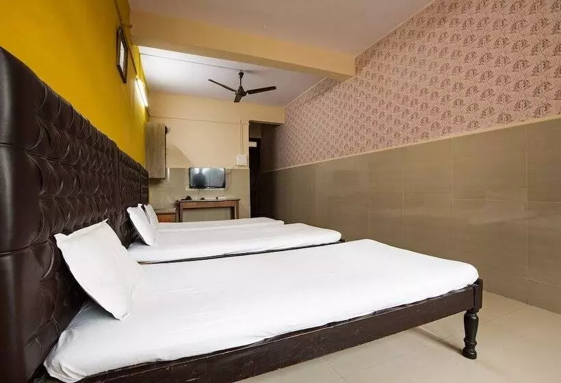 Spot On 6991 Hotel Poonam