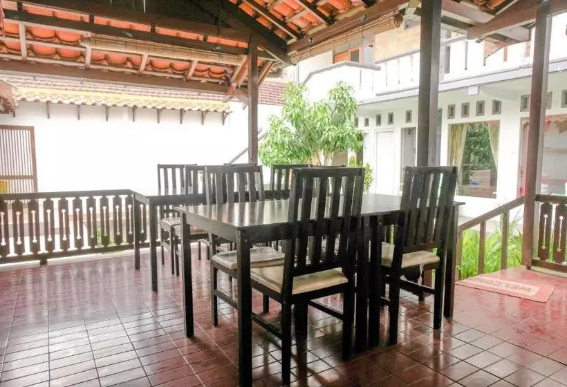هتل Oyo 2060 Adam S Apple Family Residence