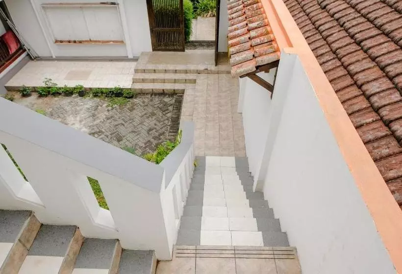 هتل Oyo 2060 Adam S Apple Family Residence