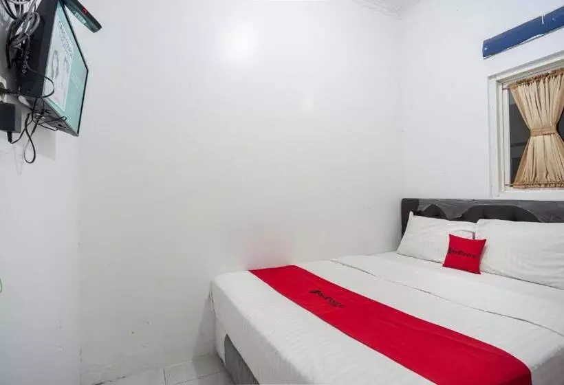 Hotelli Reddoorz Syariah Near Pgc Cililitan