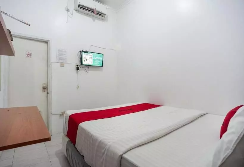 Hotelli Reddoorz Syariah Near Pgc Cililitan