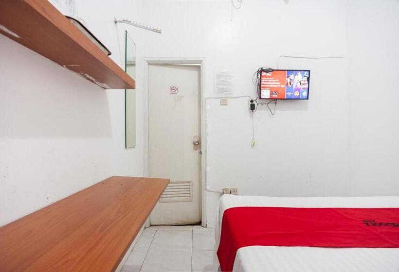 Hotel Reddoorz Syariah Near Pgc Cililitan