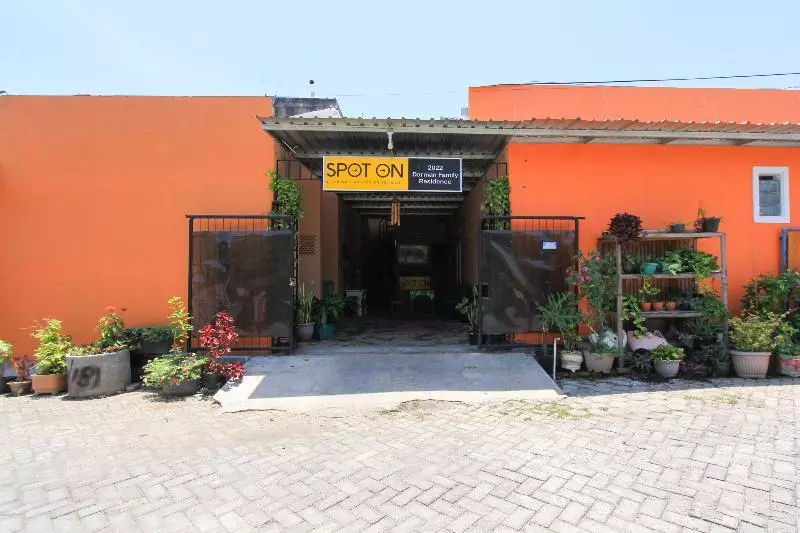 ホテル Spot On 2022 Darman Family Residence Syariah