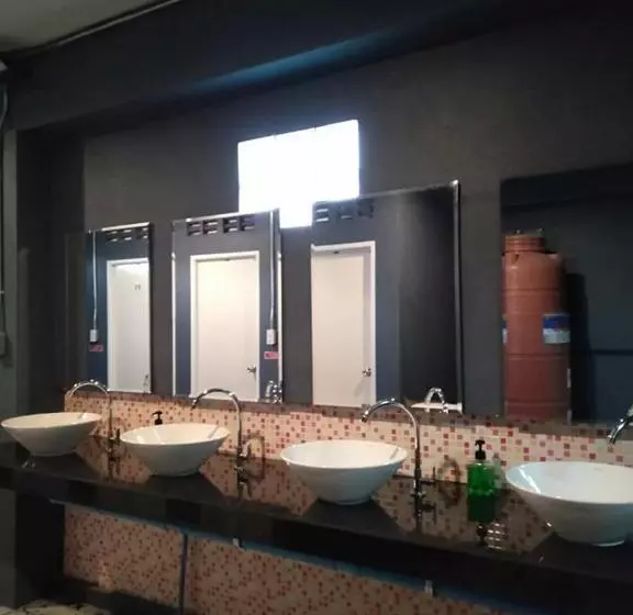 Bedcabin Hostel
