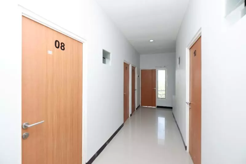Hotel Oyo 1565 Palebon Residence