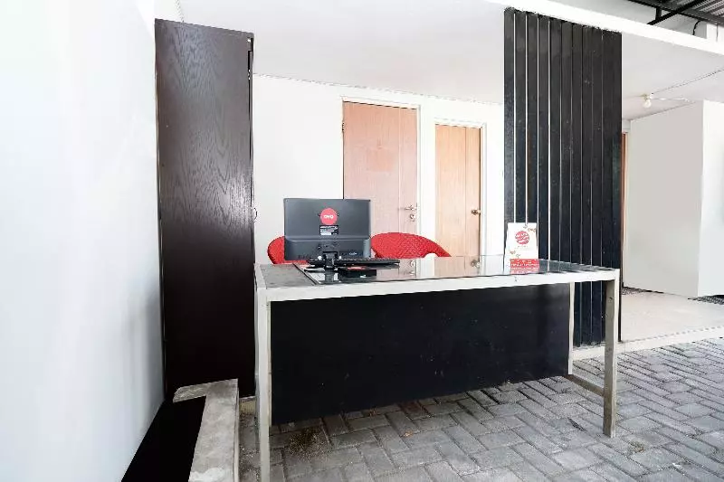 Hotel Oyo 1565 Palebon Residence