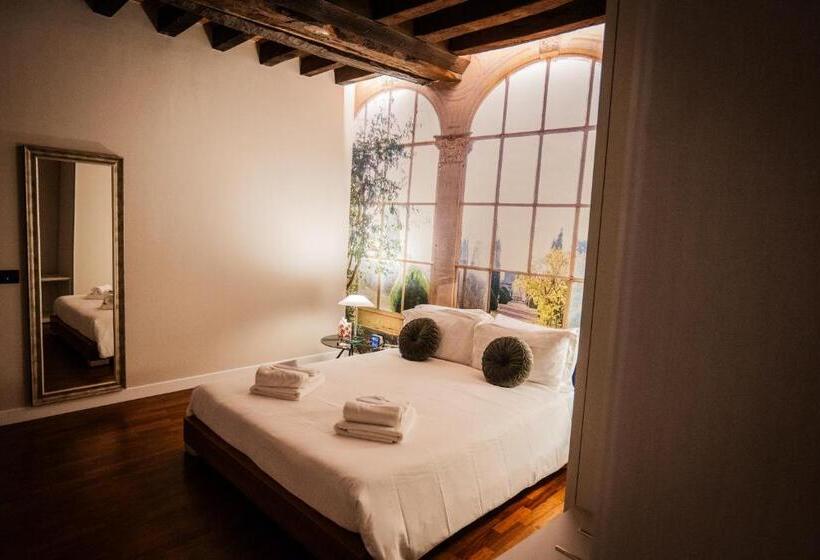 پانسیون Old Town Boutique Rooms