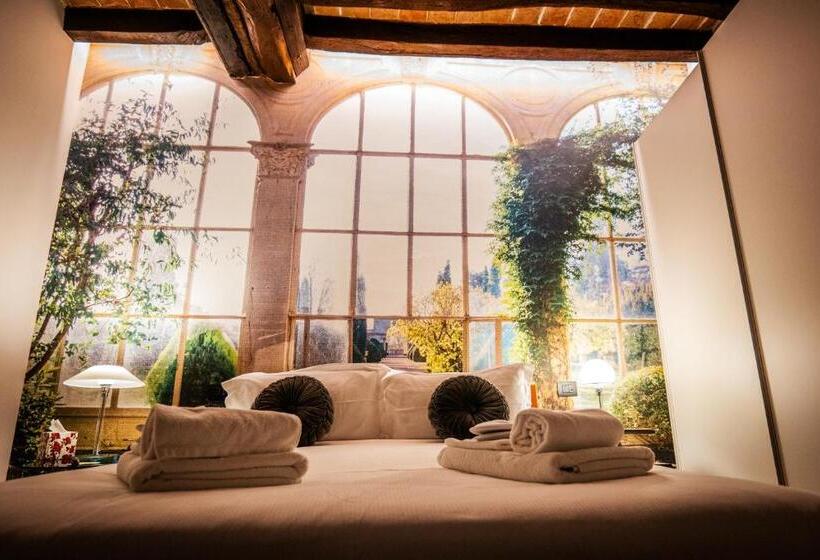 پانسیون Old Town Boutique Rooms