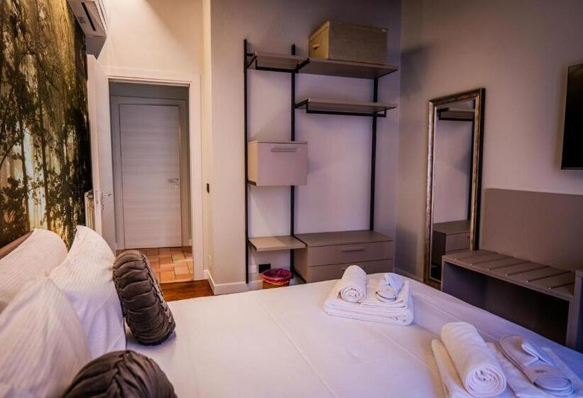 پانسیون Old Town Boutique Rooms