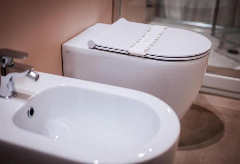 پانسیون Old Town Boutique Rooms