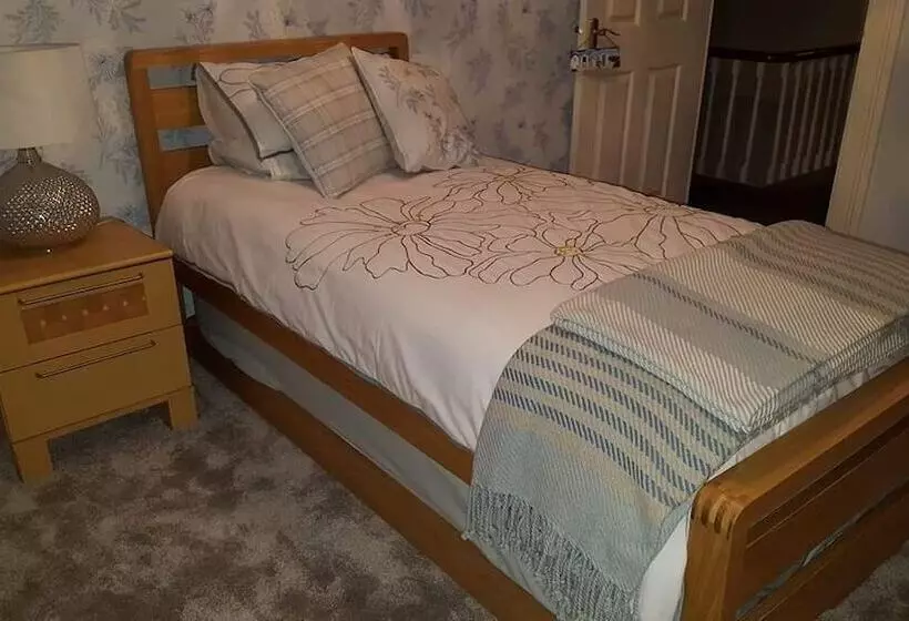 تختخواب و صبحانه Beech Lane Farmhouse