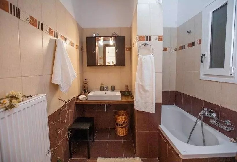 Elisso Apartment