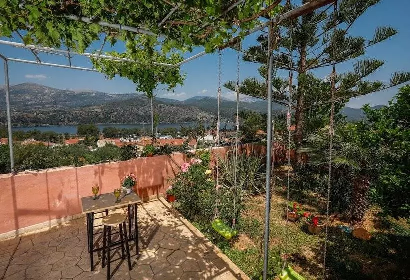 Elisso Apartment