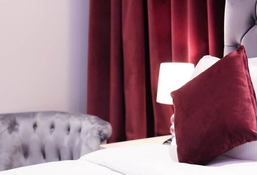 Everest Lodge Serviced Apartment