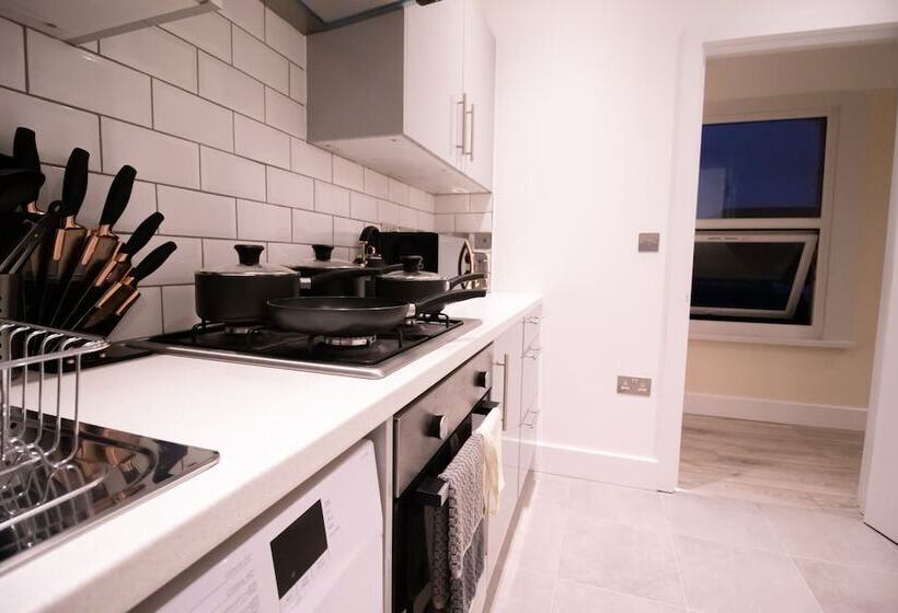 Everest Lodge Serviced Apartment