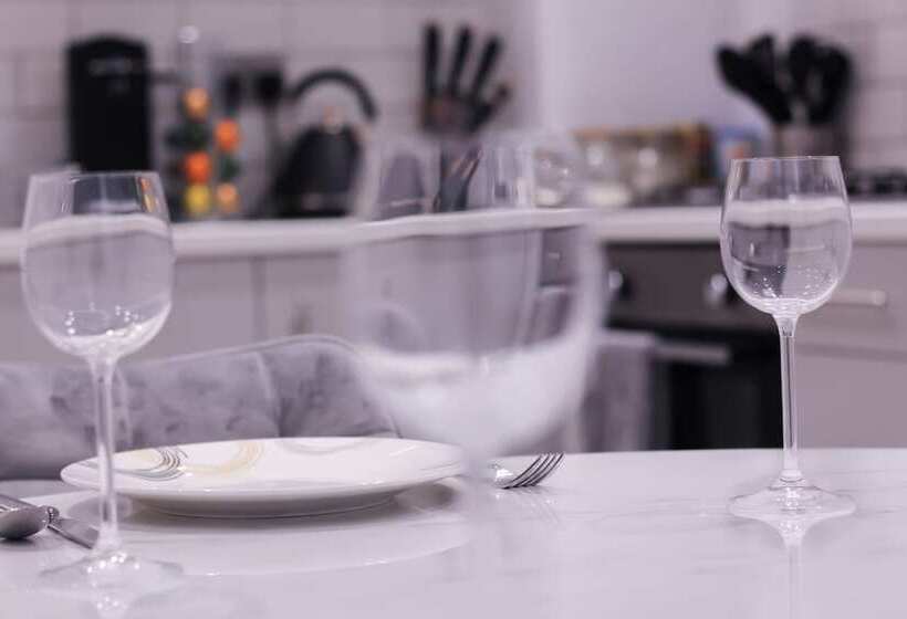 Everest Lodge Serviced Apartment